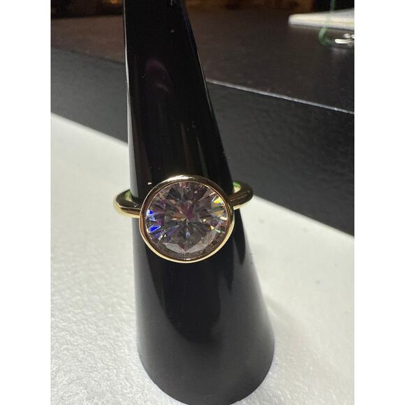 3CT Gold Bezel Moissanite Ring size 7 - Picture 2 of 2
